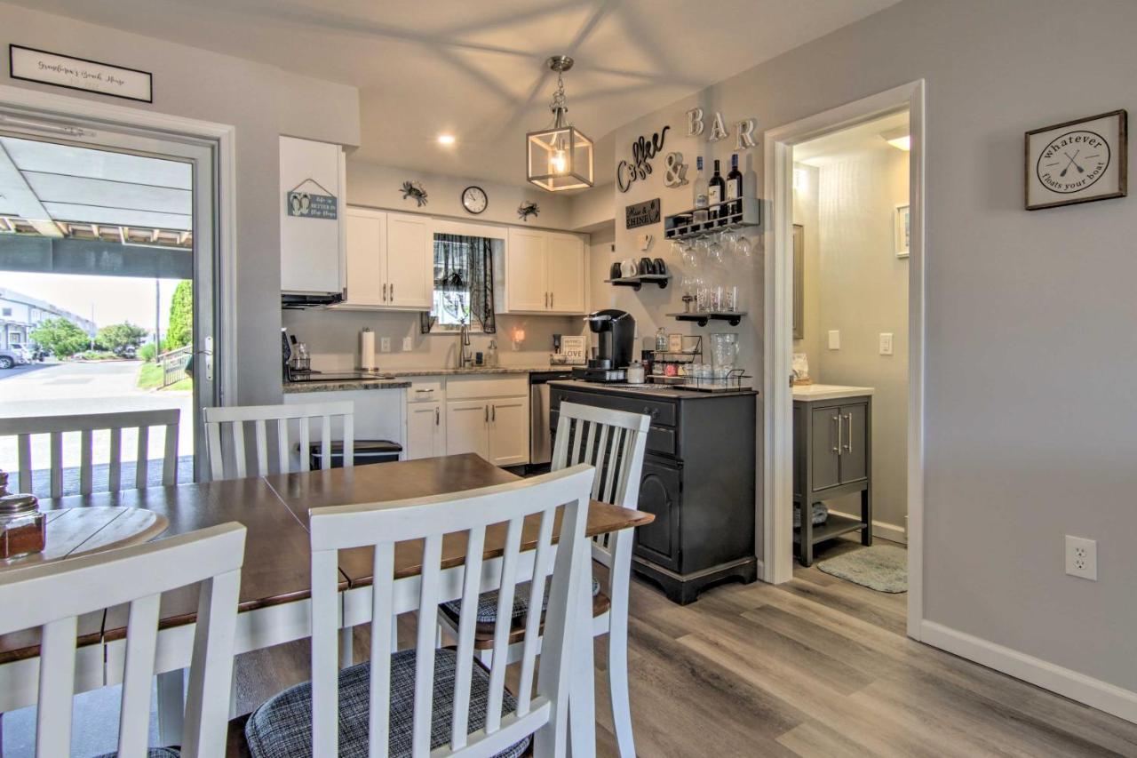 Airy Ocean City Condo On Canal Front With Deck! Luaran gambar