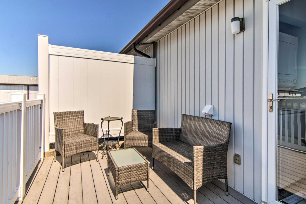 Airy Ocean City Condo On Canal Front With Deck! Luaran gambar
